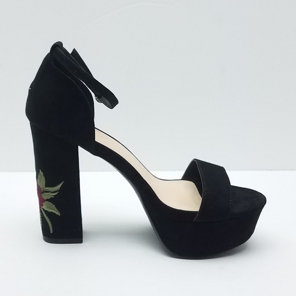 Charlotte Russe Platform Embroidered floral heels - Picture 3 of 8
